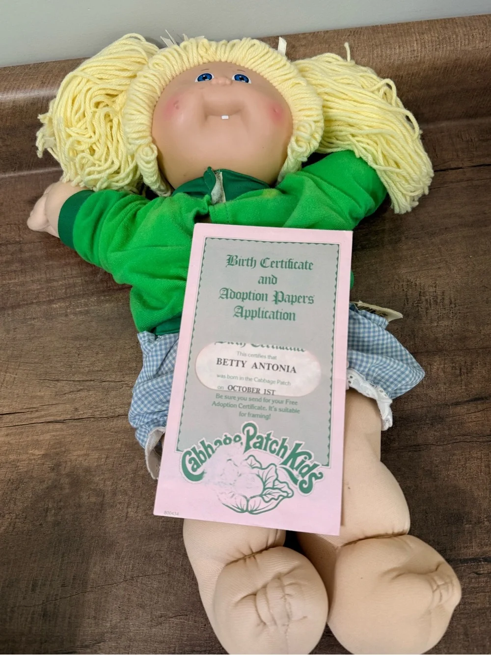 Vintage 1985 Cabbage Patch Kids Doll Blonde Hair Green Outfit w/ Papers